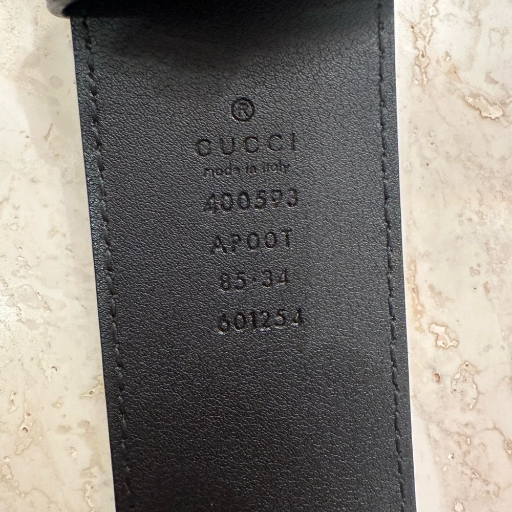 Gucci Black Belt with Gold GG Buckle - Picture 4 of 6